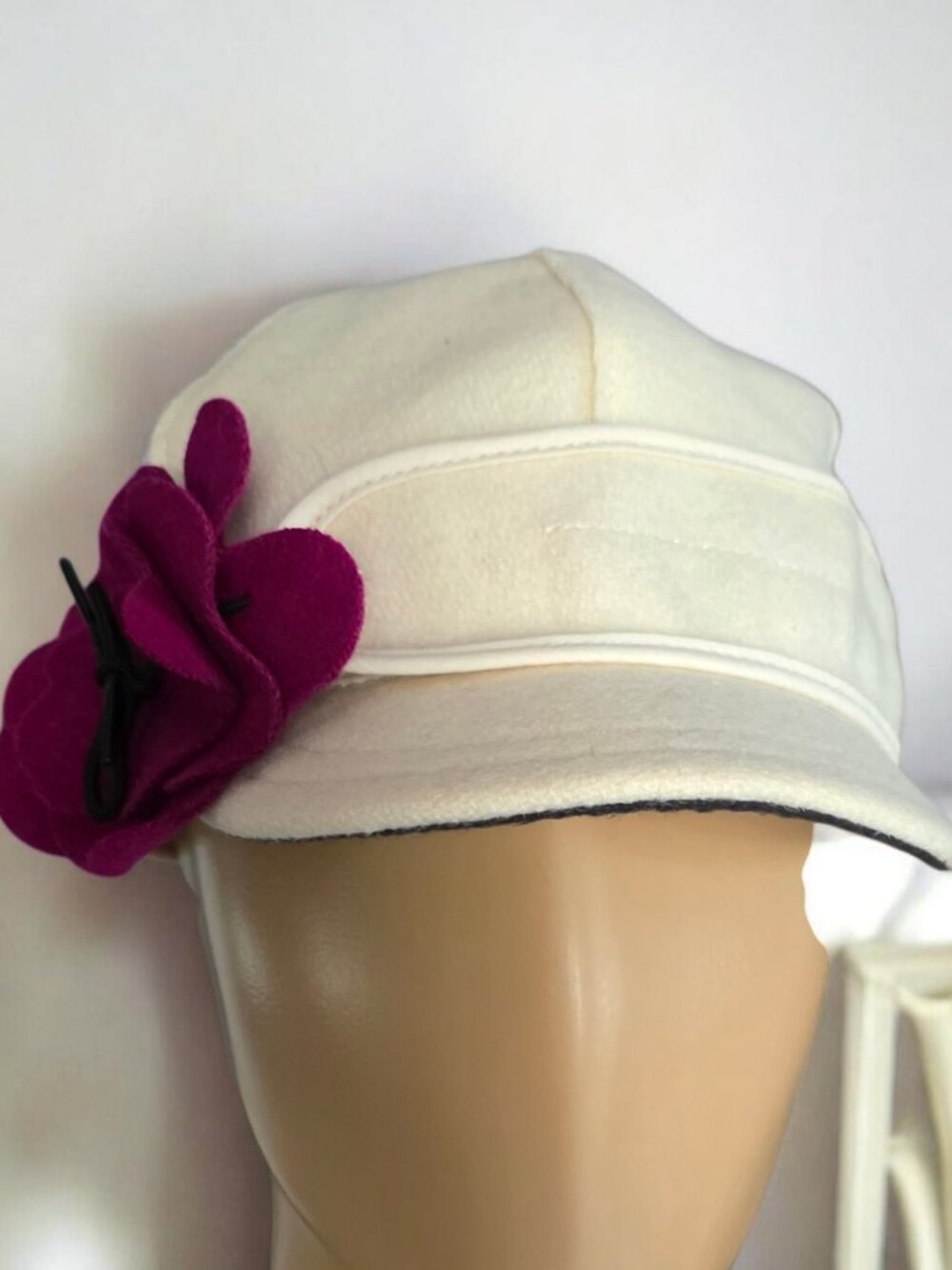 NWT STORMY KROMER ( 7 1/4 ) 1903 PETAL PUSHER White / Pink Flower Hat